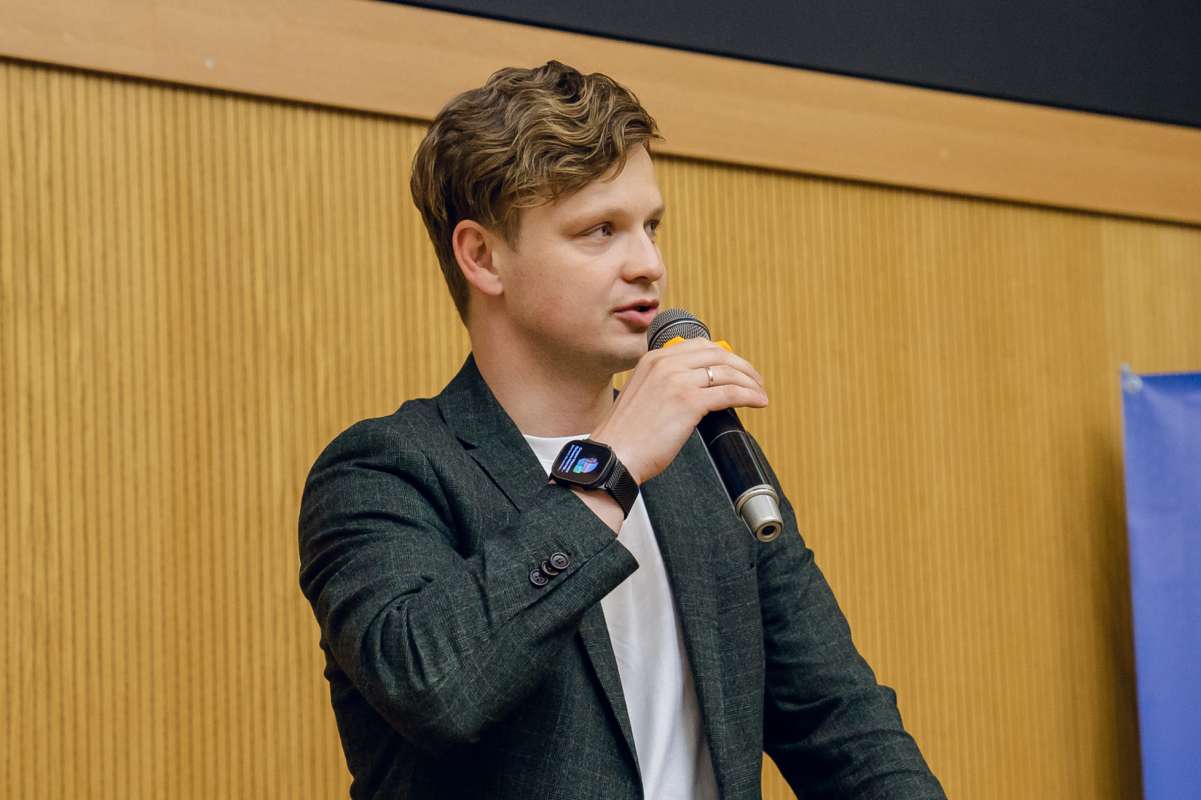 Изображение: Дмитрий Богданов о роли производственной аспирантуры в объединении науки и промышленности для газеты «Известия».